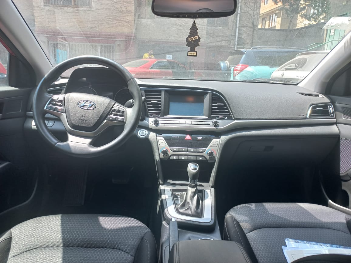 Hyundai Elantra 10