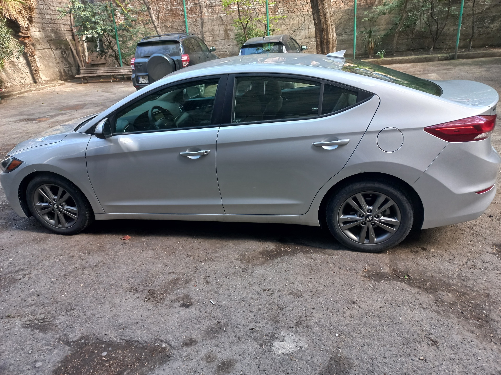 Hyundai Elantra 3